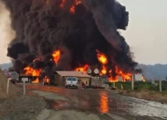 Informan continúa incendio en pozo petrolero de Las Choapas; podría llevar varios semanas