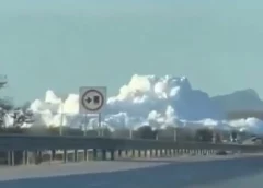 Saldo de un lesionado por volcadura de pipa cargada con material peligroso en autopista