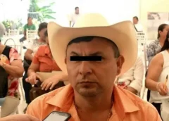 Policía detiene a exalcalde y a su esposa con posesión de armas largas y cortas, así como municiones.