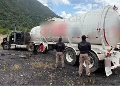 EN RÍO BLANCO; ASEGURA LA FGR DURANTE OPERATIVO -CATEO , MÁS DE 33 MIL LITROS DE HIDROCARBURO Y CINCO VEHÍCULOS.