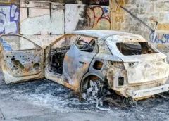 Informan de balacera y vehículos incendiados en Pedernales, Michoacán.