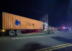 En video captan a tráiler sin frenos que provocó cierre y pánico en carretera de Veracruz