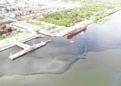 Reporta Semar posible hidrocarburo en río Pánuco frente a Pemex.