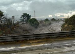 ** DESBORDAMIENTO DE ARROYO PROVOCA DESLAVE Y AFECTA LA CIRCULACIÓN EN AUTOPISTA Y LAS CUMBRES DE MALTRATA**