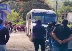 La falta de rehabilitación de la carretera federal Orizaba-Tehuacán, causo malestar de pobladores de Ojo Zarco, en Nogales Veracruz y causaron bloqueo.