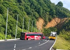 ¡TRAGEDIA EN LAS CUMBRES DE MALTRATA! MUERE PASAJERA TRAS FALLA DE FRENOS EN AUTOBÚS TURÍSTICO.